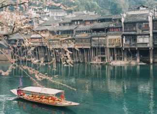 Phượng Hoàng Cổ Trấn ở đâu? Tại sao hot trong tour du lịch Trung Quốc? Phượng Hoàng Cổ Trấn ở đâu? Tại sao hot trong tour du lịch Trung Quốc?